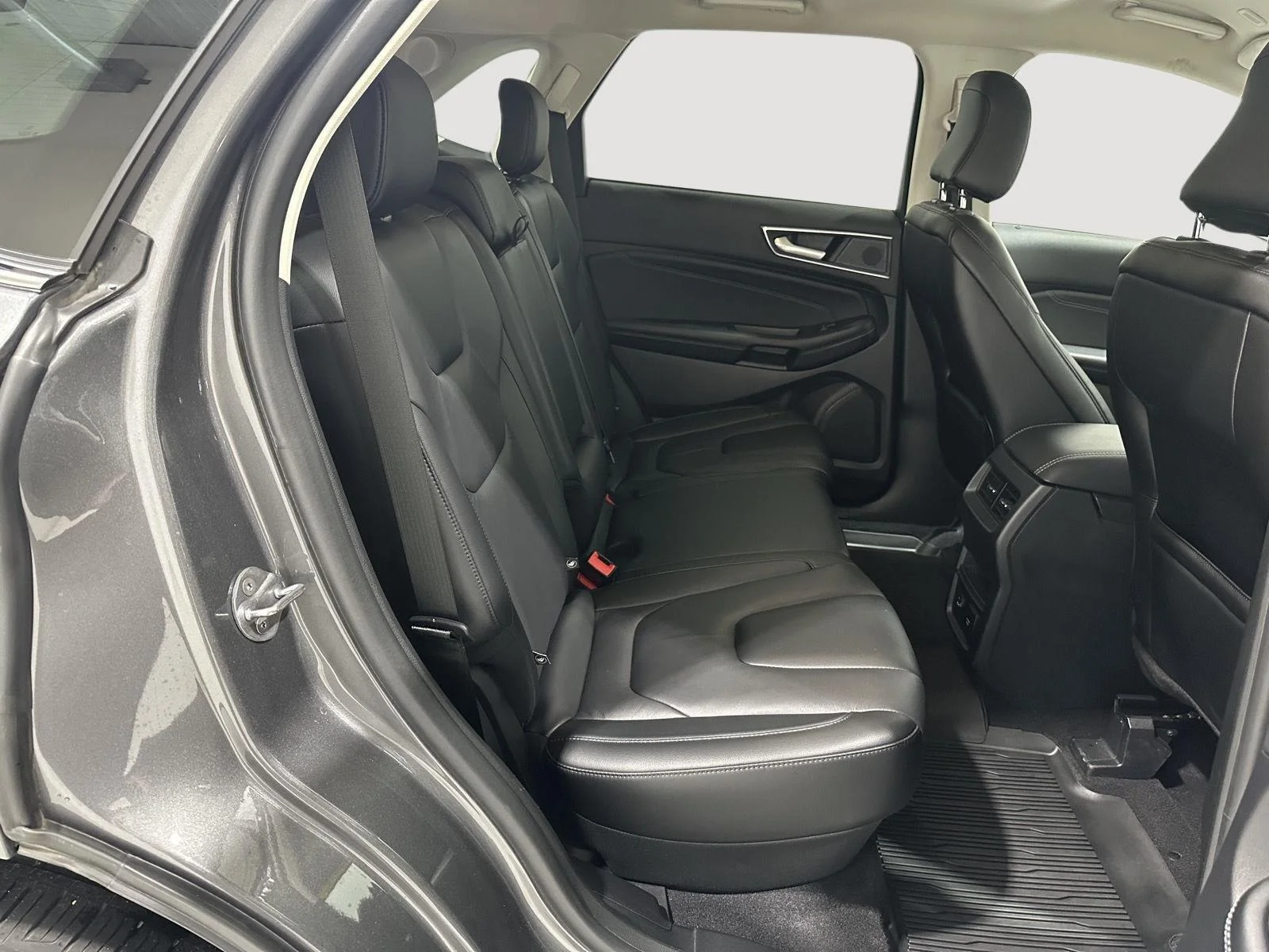 Used 2022 . Ford Titanium image 24