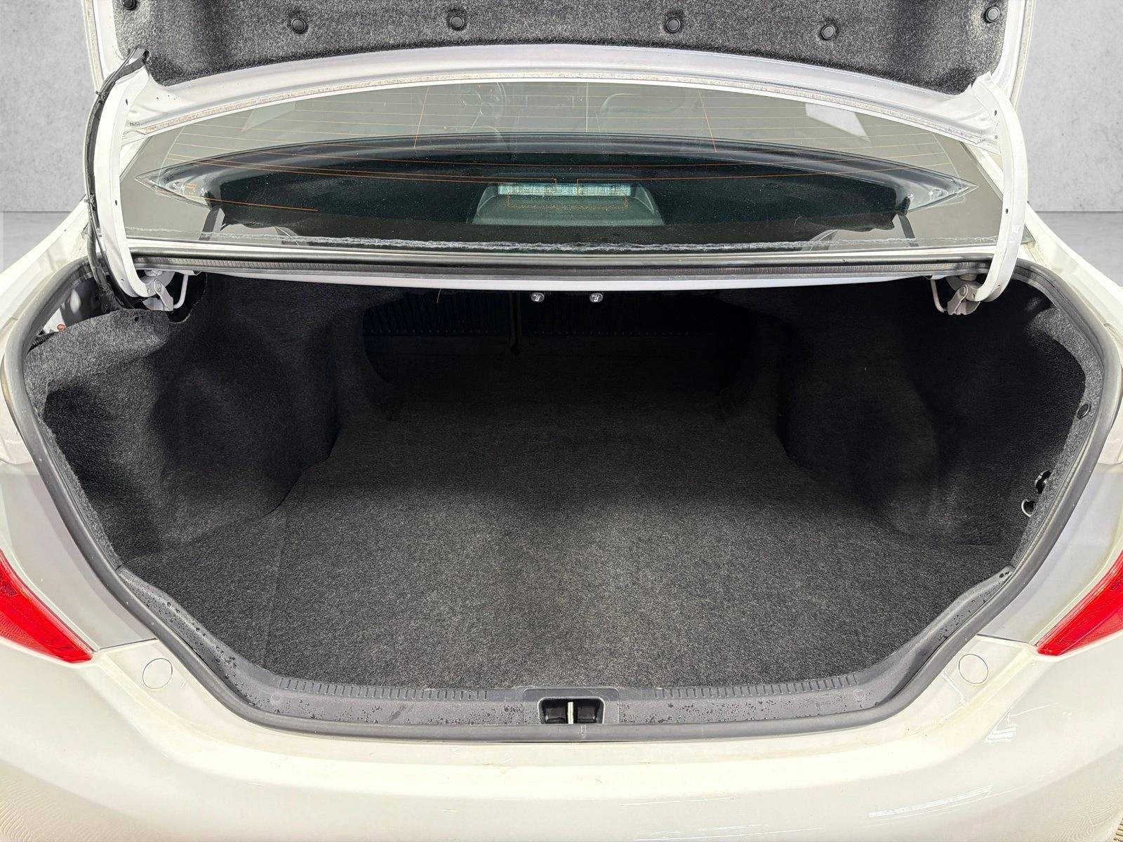 Used 2014 Super White Toyota SE image 18