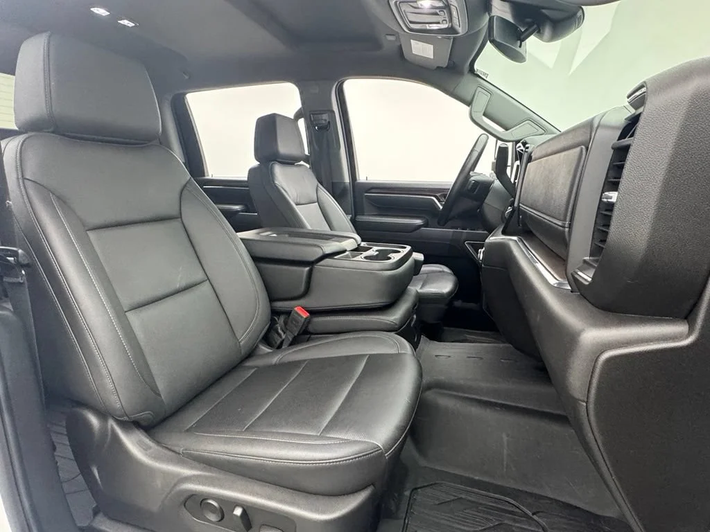 Used 2025 Summit White GMC SLT image 34