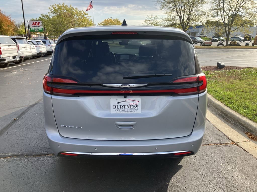 2026 Chrysler Pacifica Select - Photo 8