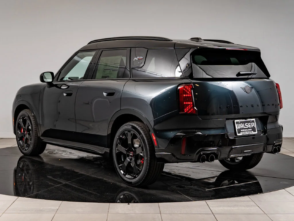 New 2027 Gray Metallic MINI Iconic image 6