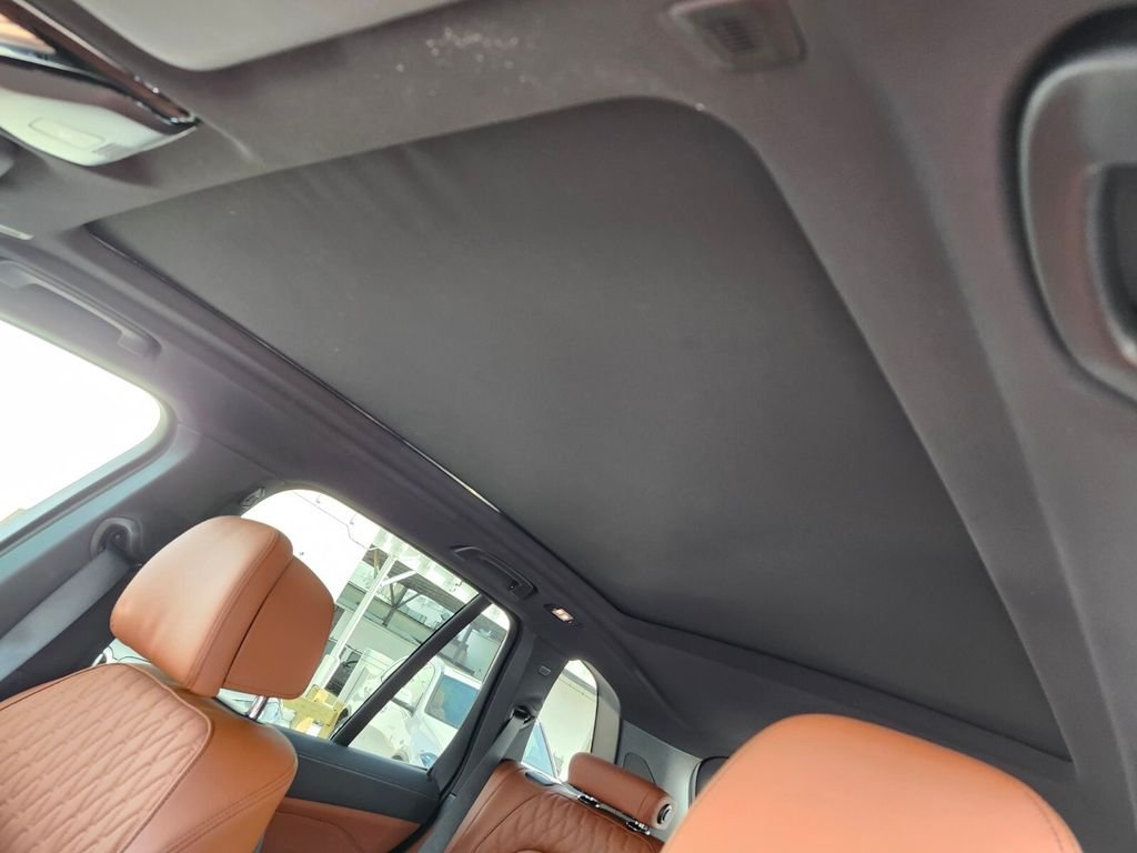 Used 2026 White BMW xDrive40i image 19