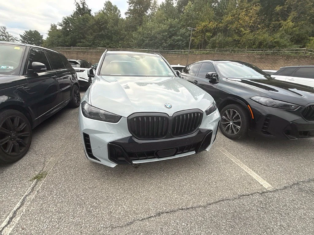 Used 2026 Gray BMW xDrive40i image 8