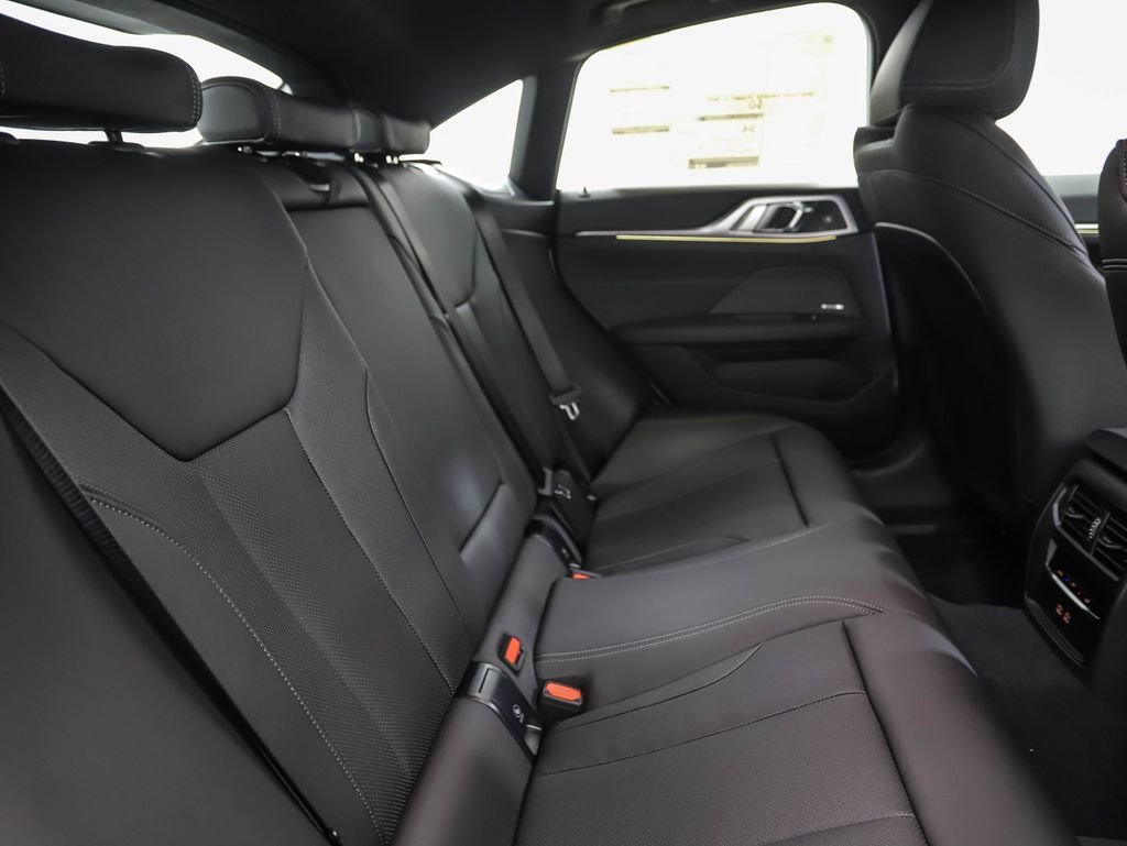 2025 BMW i4 M50 - Photo 26