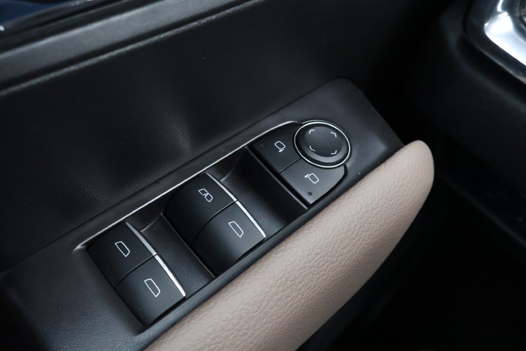 2025 GMC Canyon Denali - Photo 39