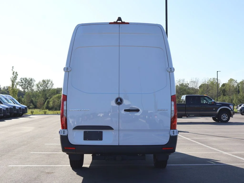 New 2026 White Mercedes-Benz Cargo 170 WB image 6
