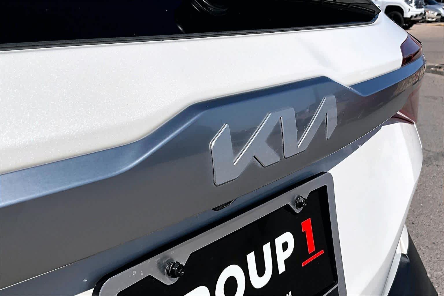 Used 2023 Snow White Pearl Kia S image 10