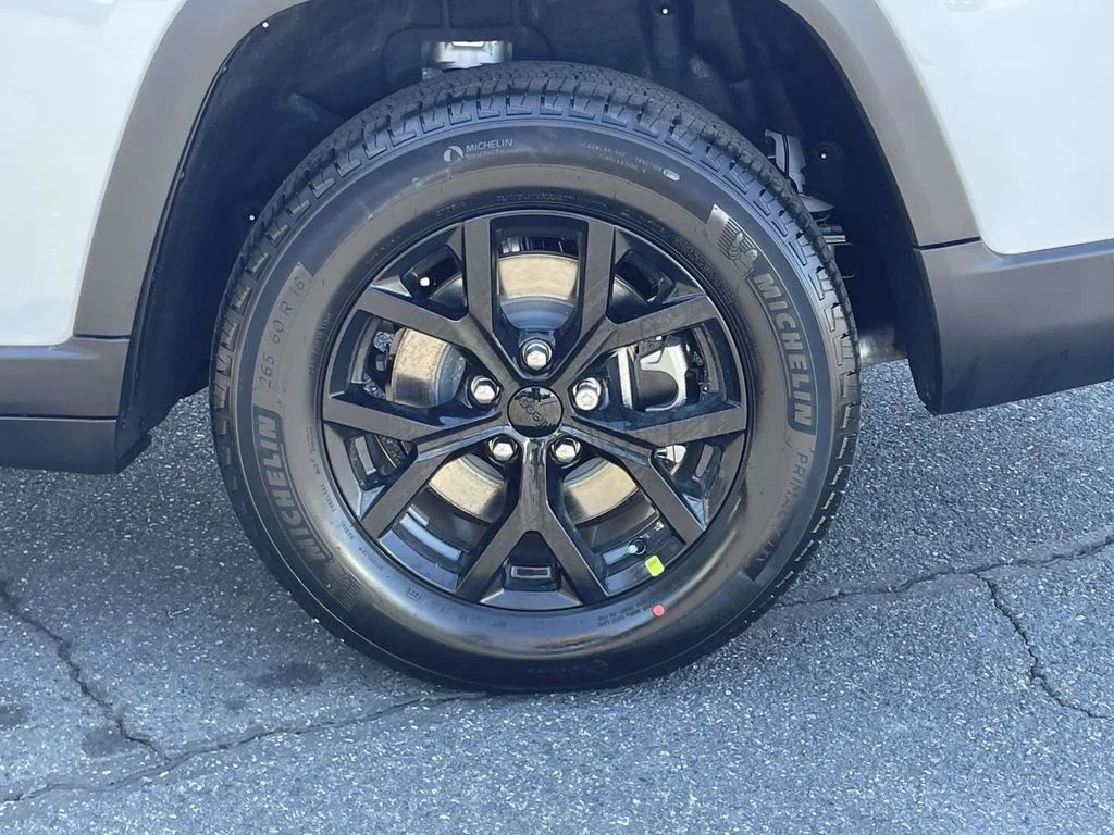 New 2026 Bright White Clearcoat Jeep Altitude image 12