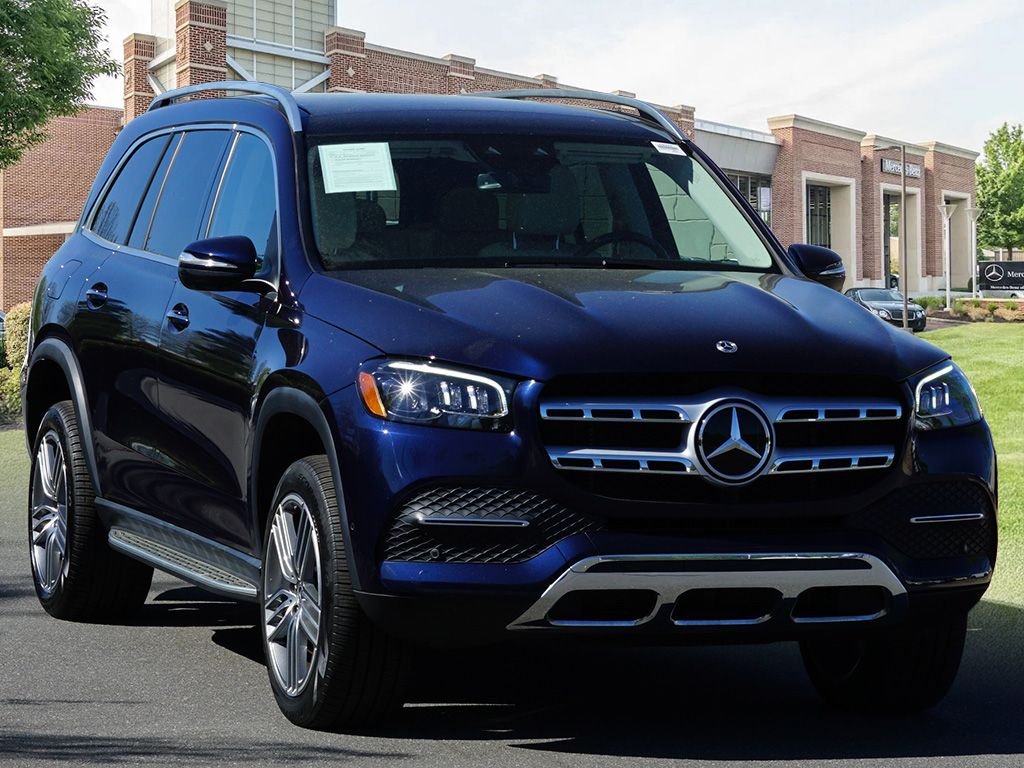 Certified Used 2022  Mercedes-Benz GLS 450 image 3