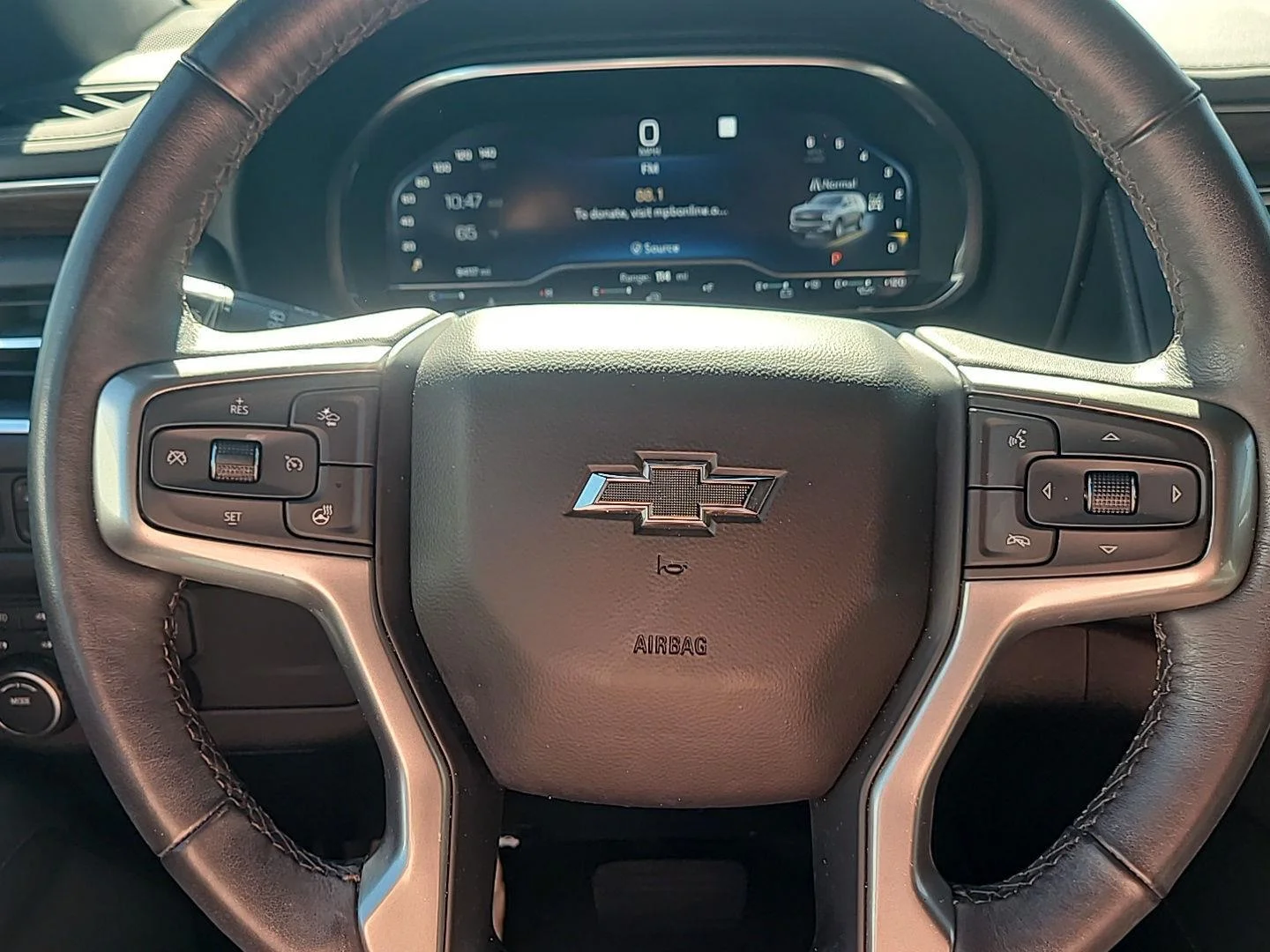 Used 2022 Summit White Chevrolet Z71 image 5