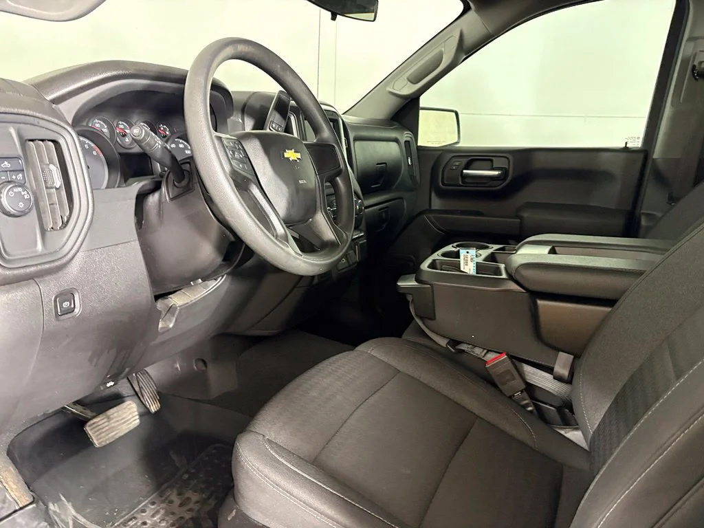 Used 2024 Summit White Chevrolet Custom image 27