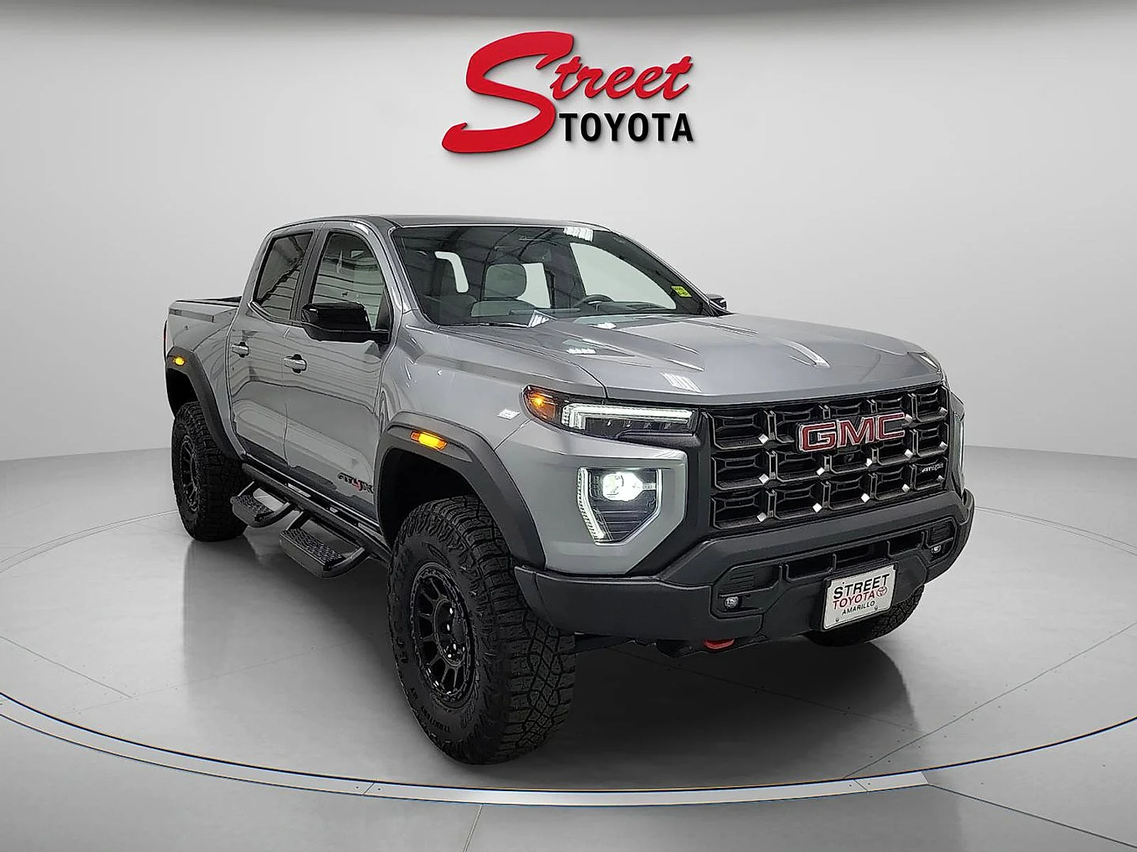 Used 2024 Sterling Metallic GMC 4WD AT4X image 5