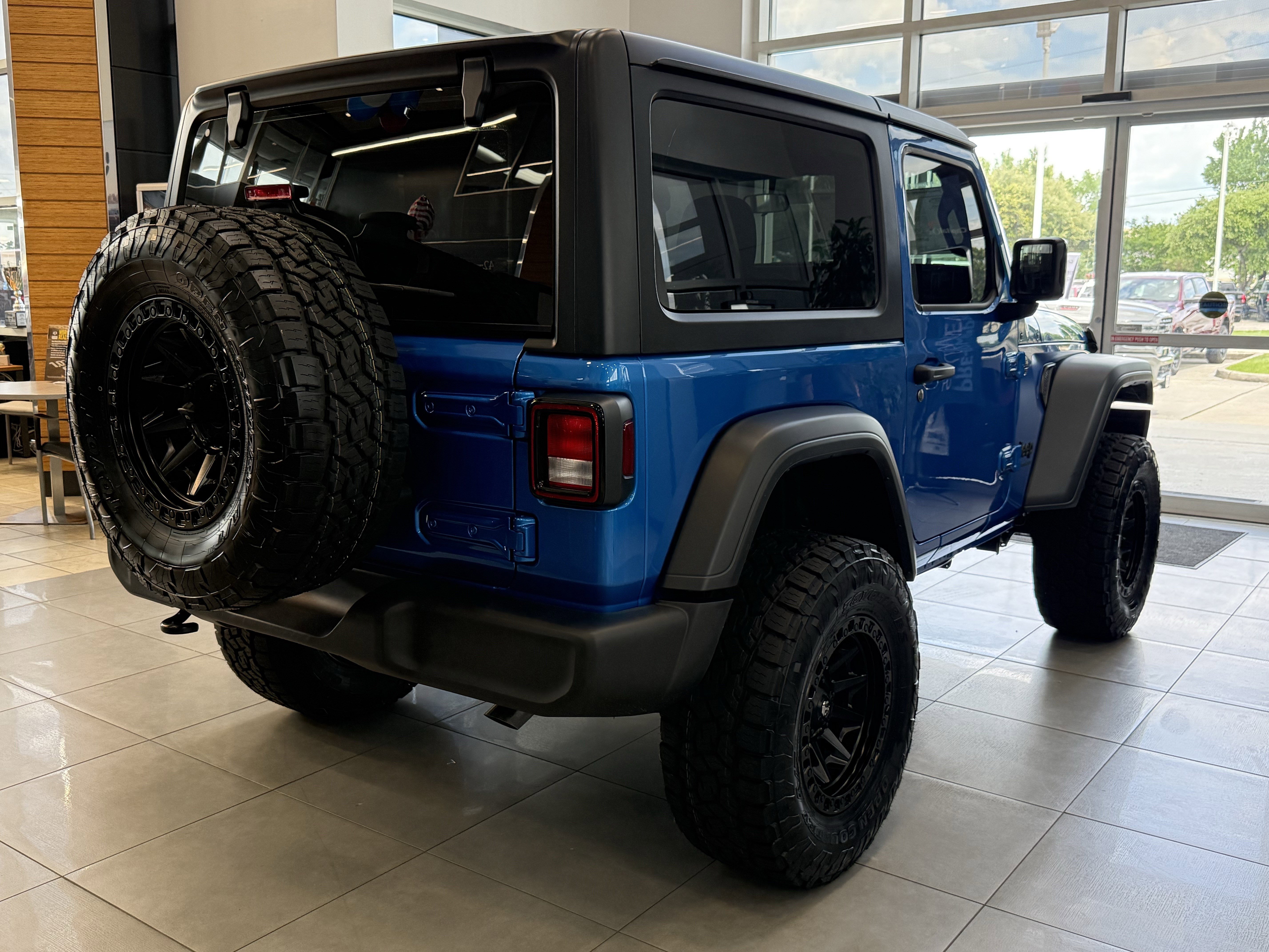 New 2026 Hydro Blue Pearl-Coat Exterior Paint Jeep Sport image 4
