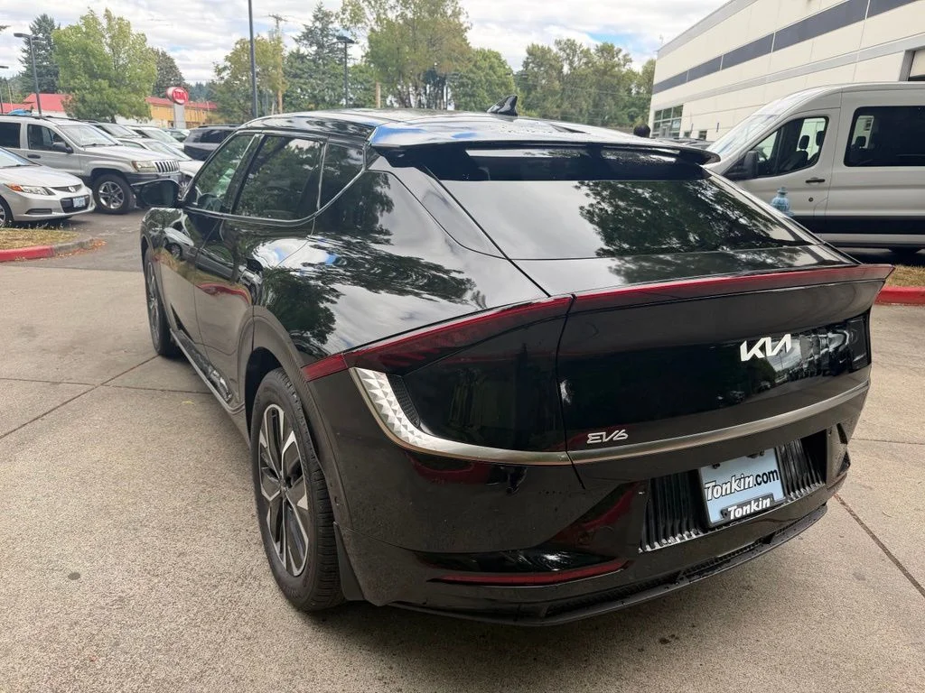 Certified Used 2024 Aurora Black Pearl Kia Wind image 6