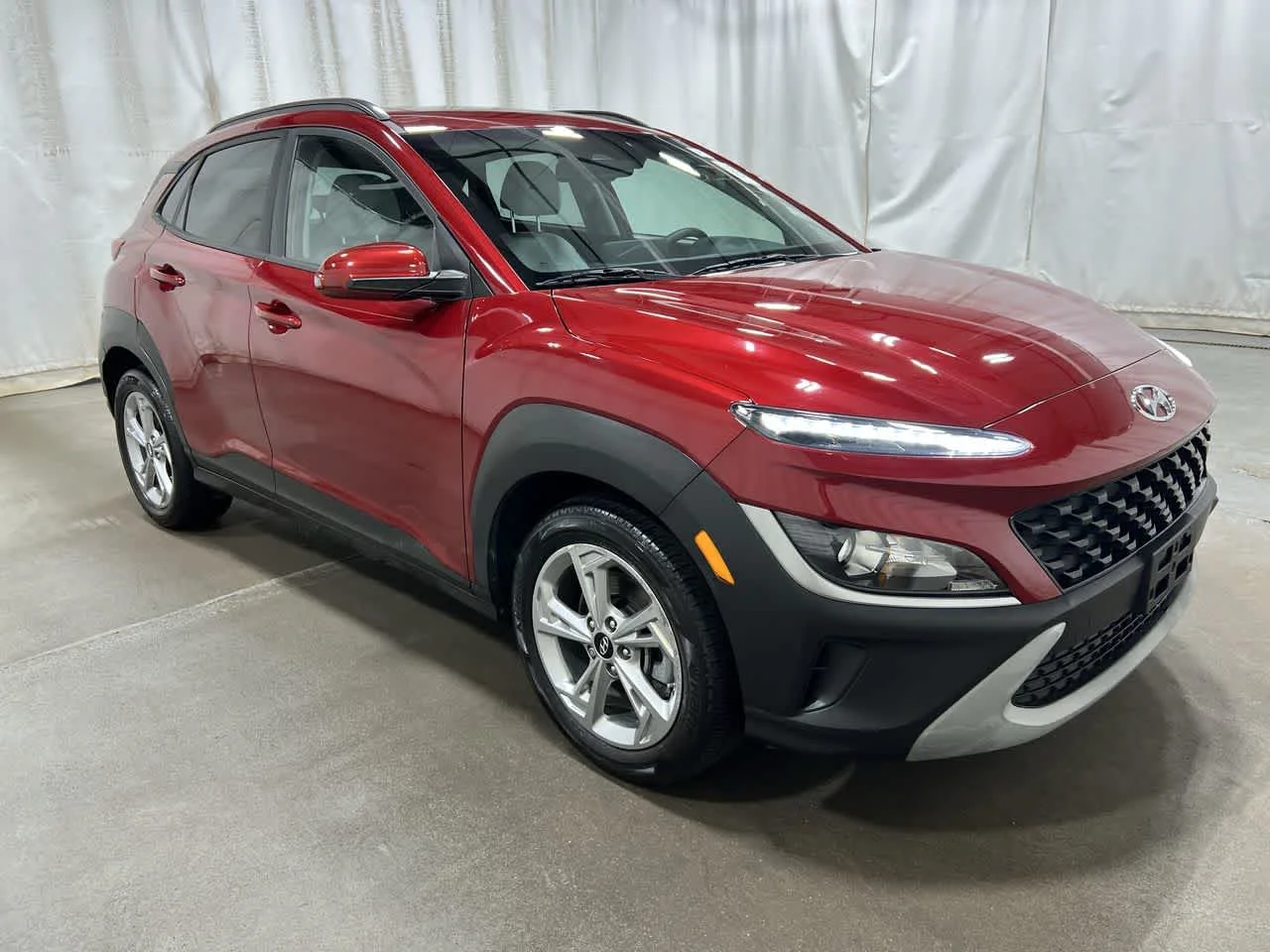 Used 2023 Ultimate Red Hyundai SEL image 3
