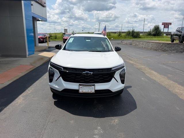 New 2026 Summit White Chevrolet LT image 3