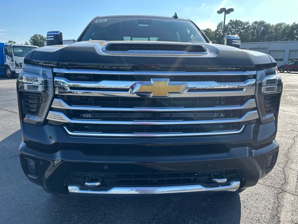 New 2026 Black Chevrolet High Country image 9