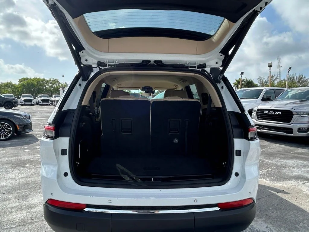 Certified Used 2022 White Jeep Limited image 43