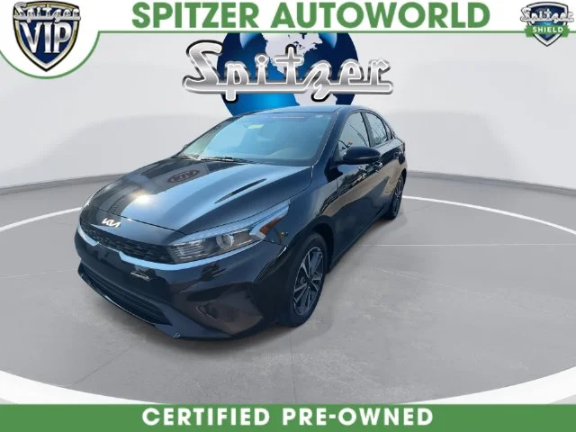 Used 2023 Black Kia LXS image 7