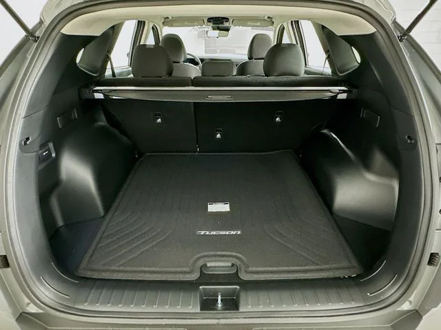 New 2026 Hyundai TUCSON SE