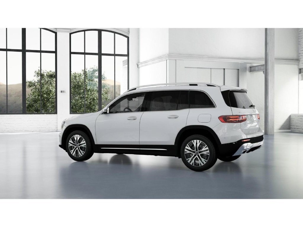 New 2026 Polar White Mercedes-Benz GLB 250 image 31