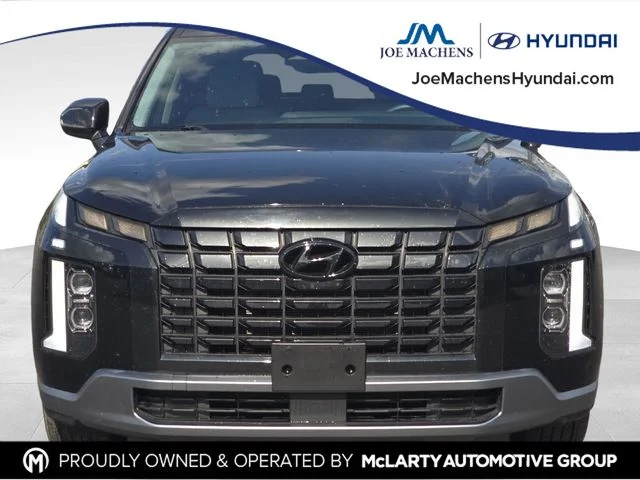 Used 2025 Black Hyundai SE image 8