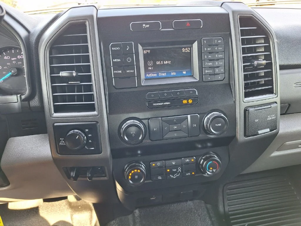 Used 2019 Oxford White Ford XL image 12