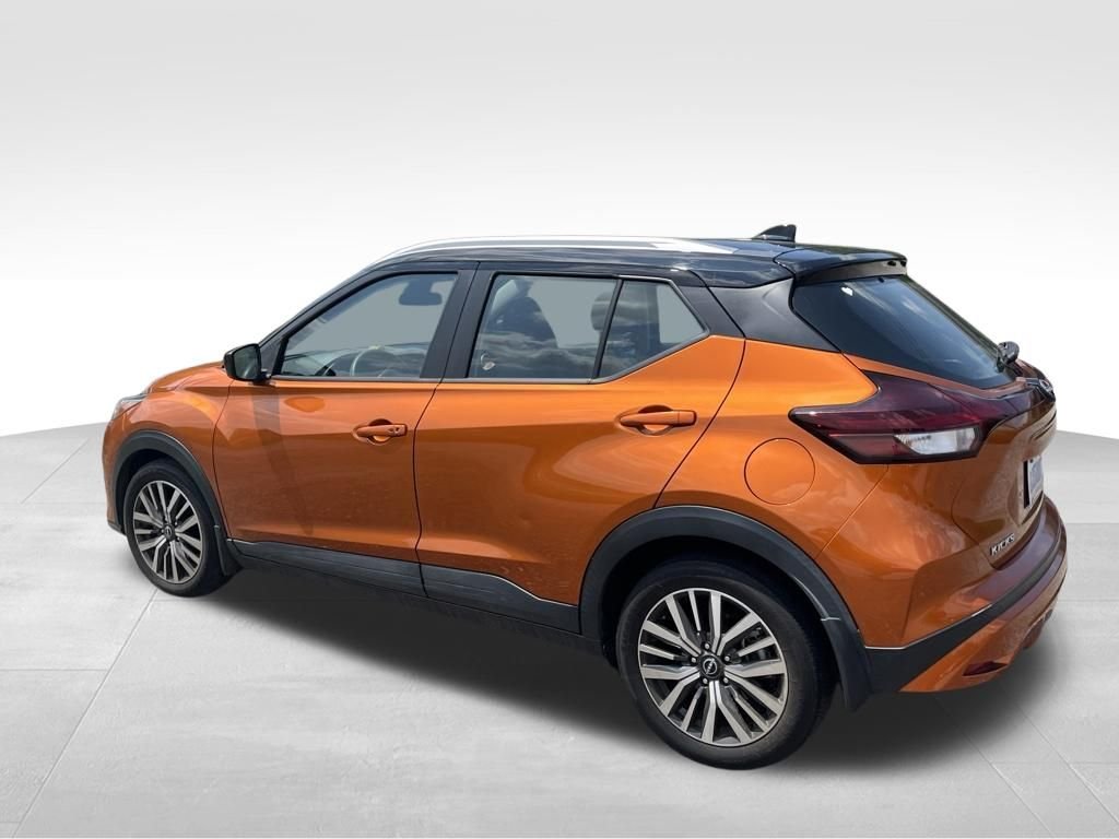 Used 2023 Orange Nissan SV image 11
