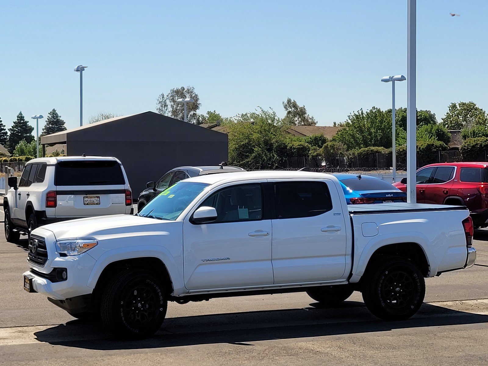 Used 2019 White Toyota  image 7