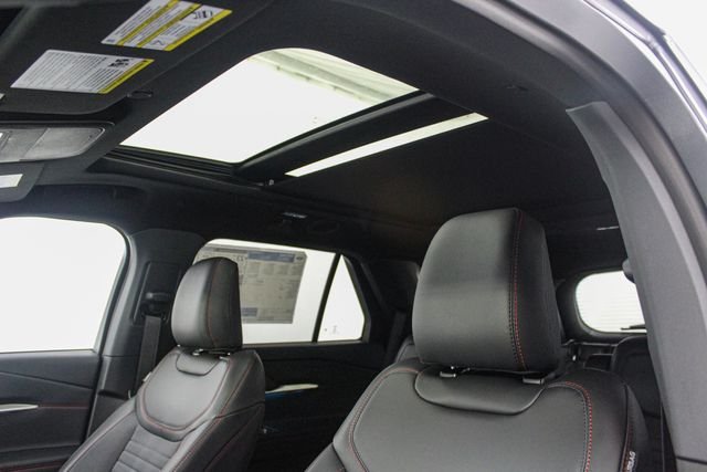 New 2027 Avalanche Gray Ford ST-Line image 11