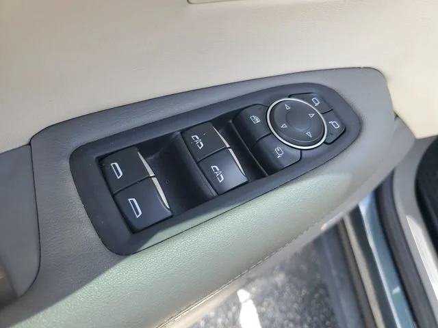 Used 2021 SHADOW METALLIC Cadillac FWD Premium Luxury image 9
