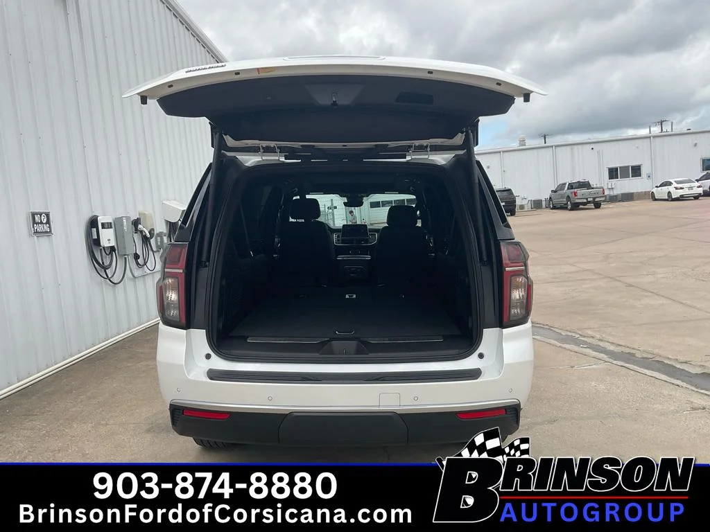 Used 2024 Iridescent Pearl Tricoat Chevrolet High Country image 12