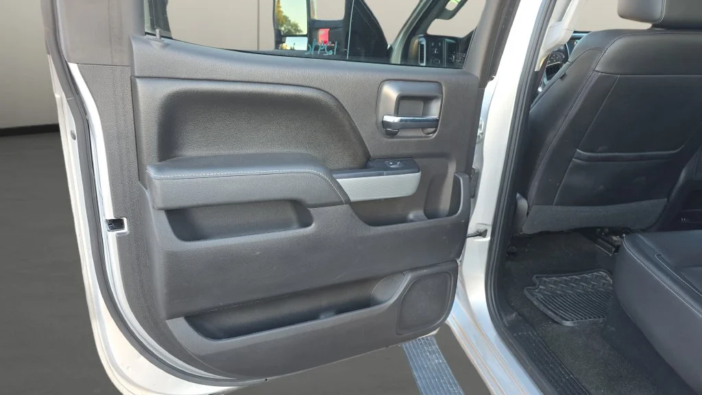 Used 2016 Silver Chevrolet LTZ image 14
