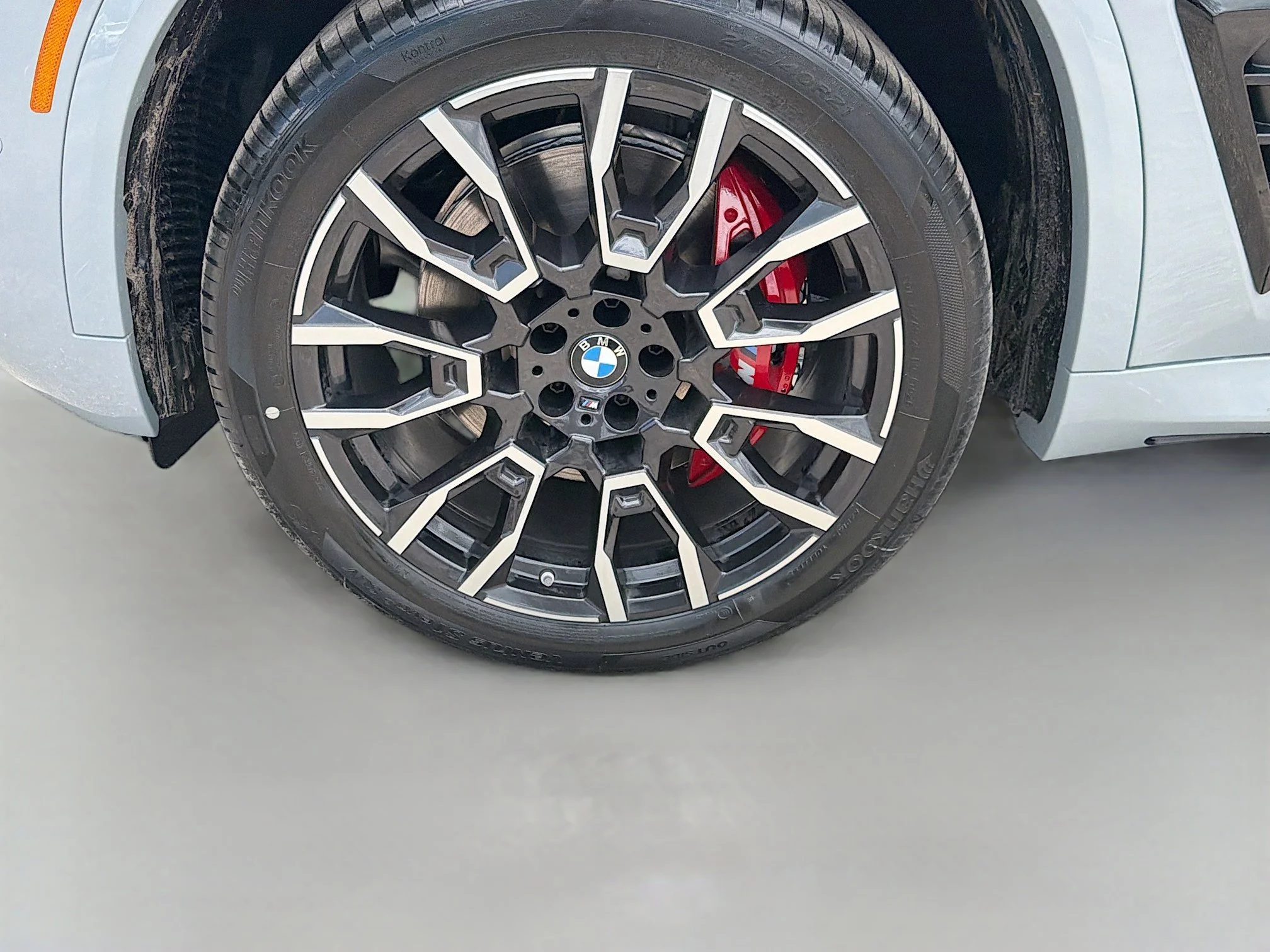 New 2026 Brooklyn Grey Metallic BMW sDrive40i image 40