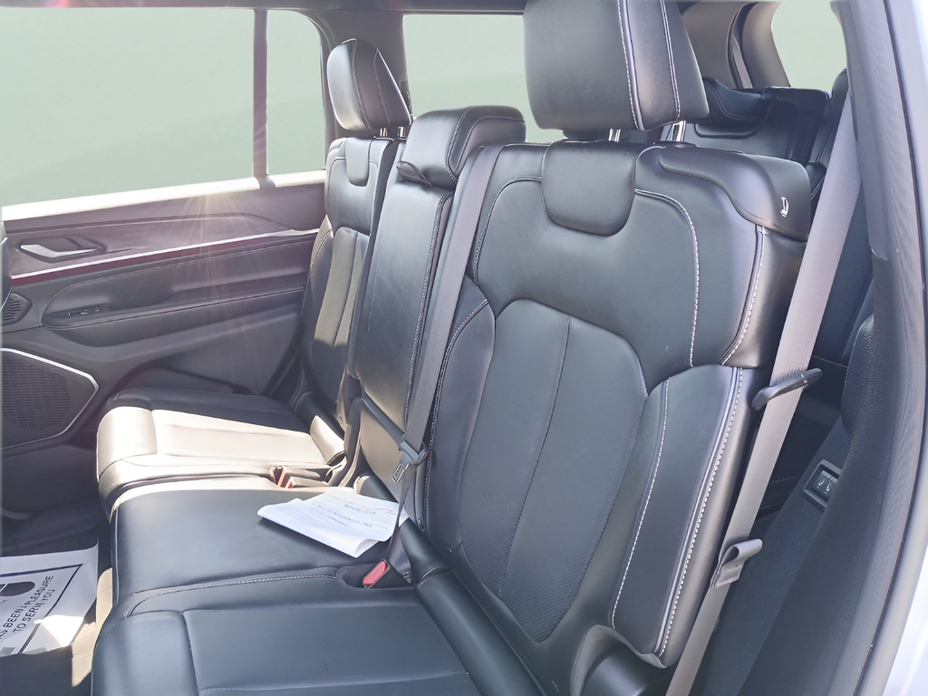 Used 2023 Silver Jeep Overland image 13