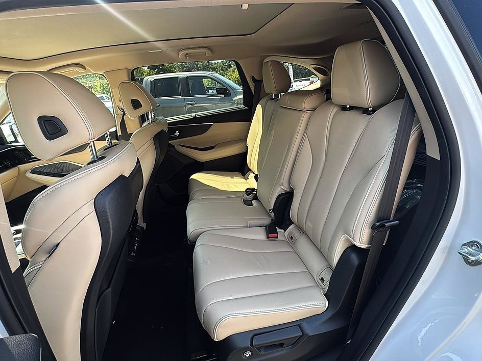 Used 2022 Platinum White Acura w/Advance Package image 23