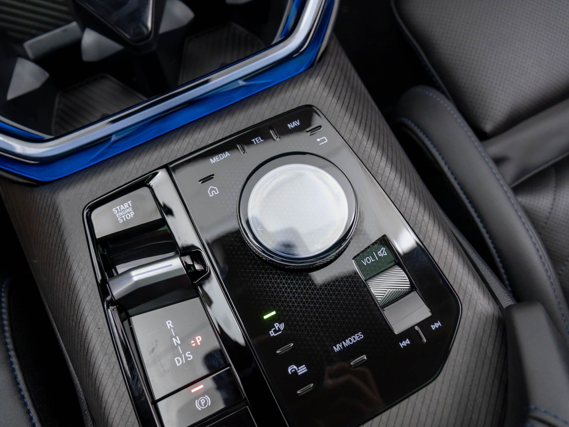 New 2026 Black Sapphire Metallic BMW 30 xDrive image 27