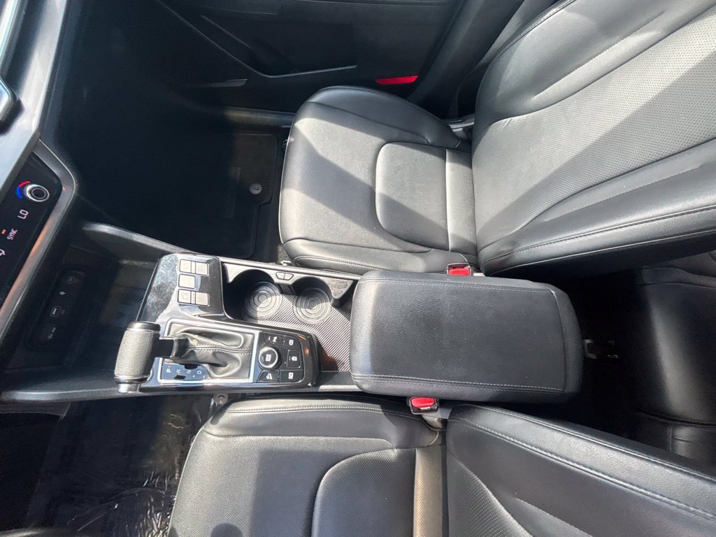 Used 2023 Gry Kia EX image 16