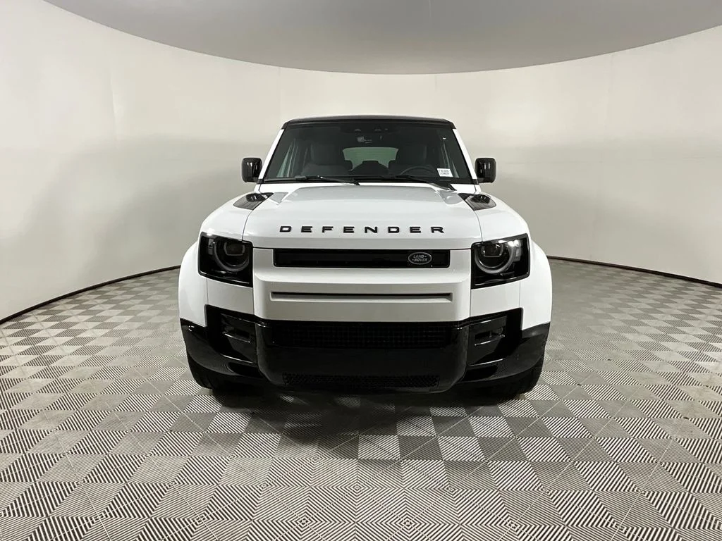 New 2026 Fuji White Land Rover X-Dynamic SE image 8