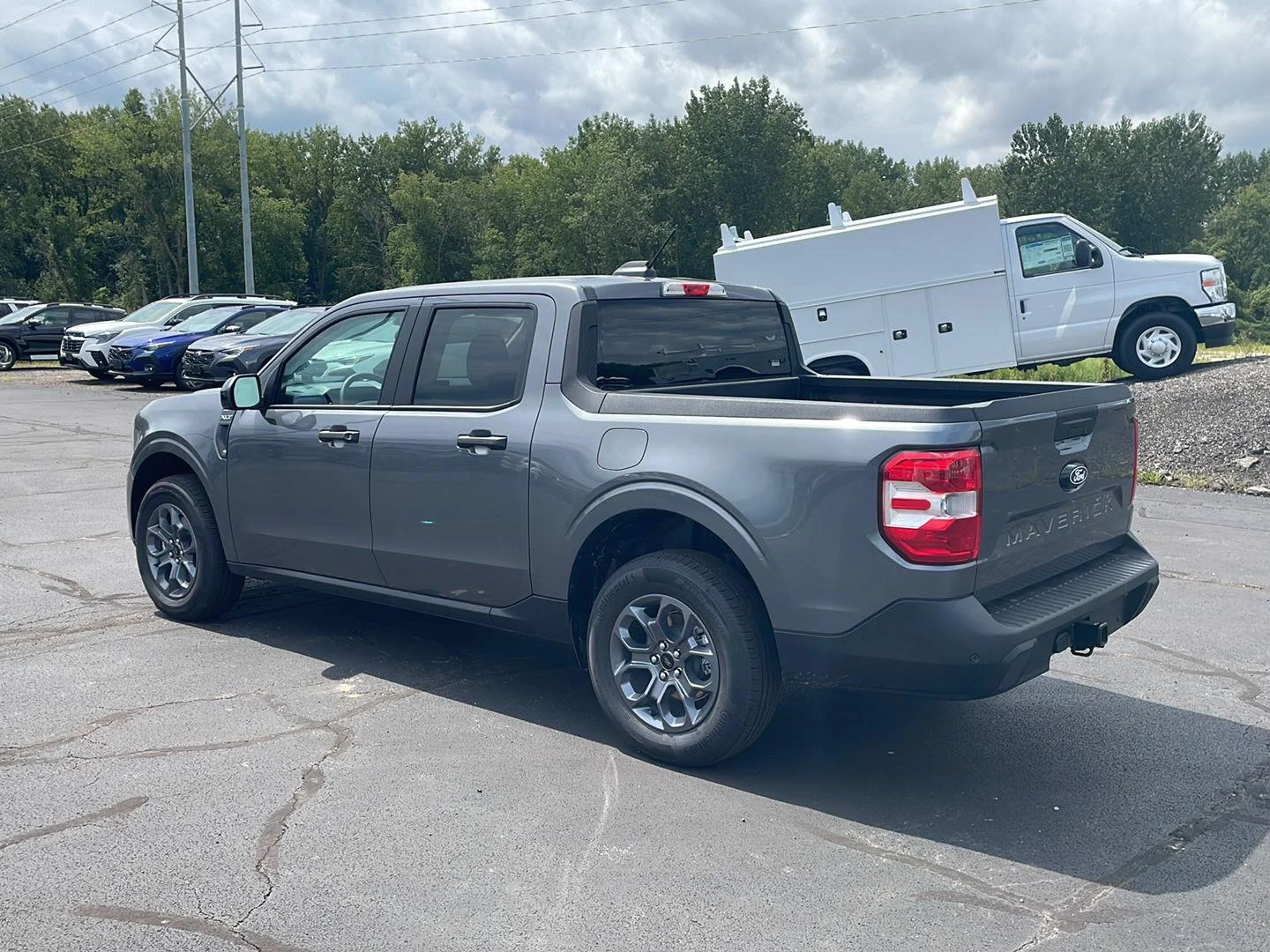 New 2026 Carbonized Gray Metallic Ford XLT image 3