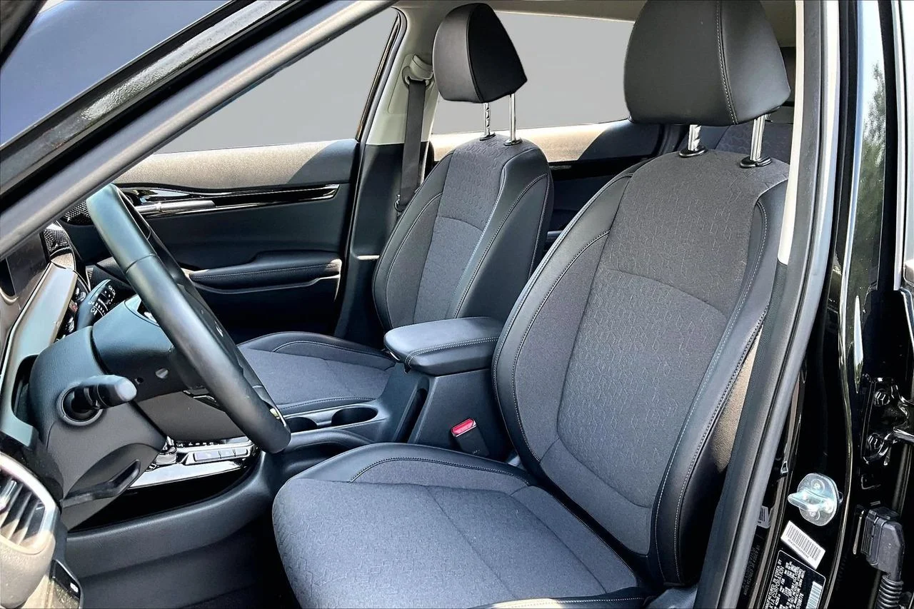 Certified Used 2025 Black Kia X-Line image 20