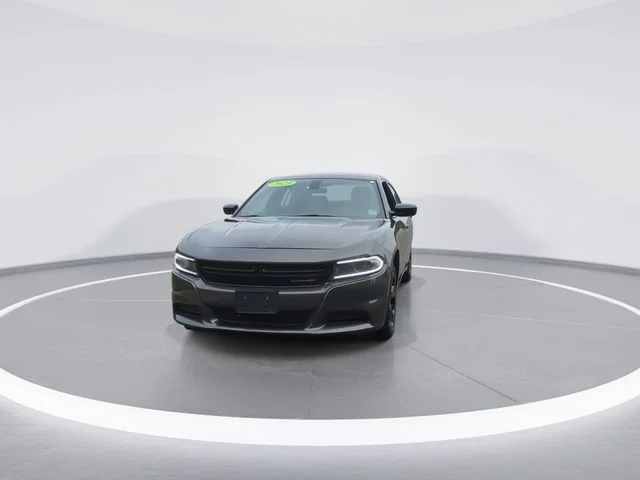 Used 2023 Gray Dodge SXT image 3