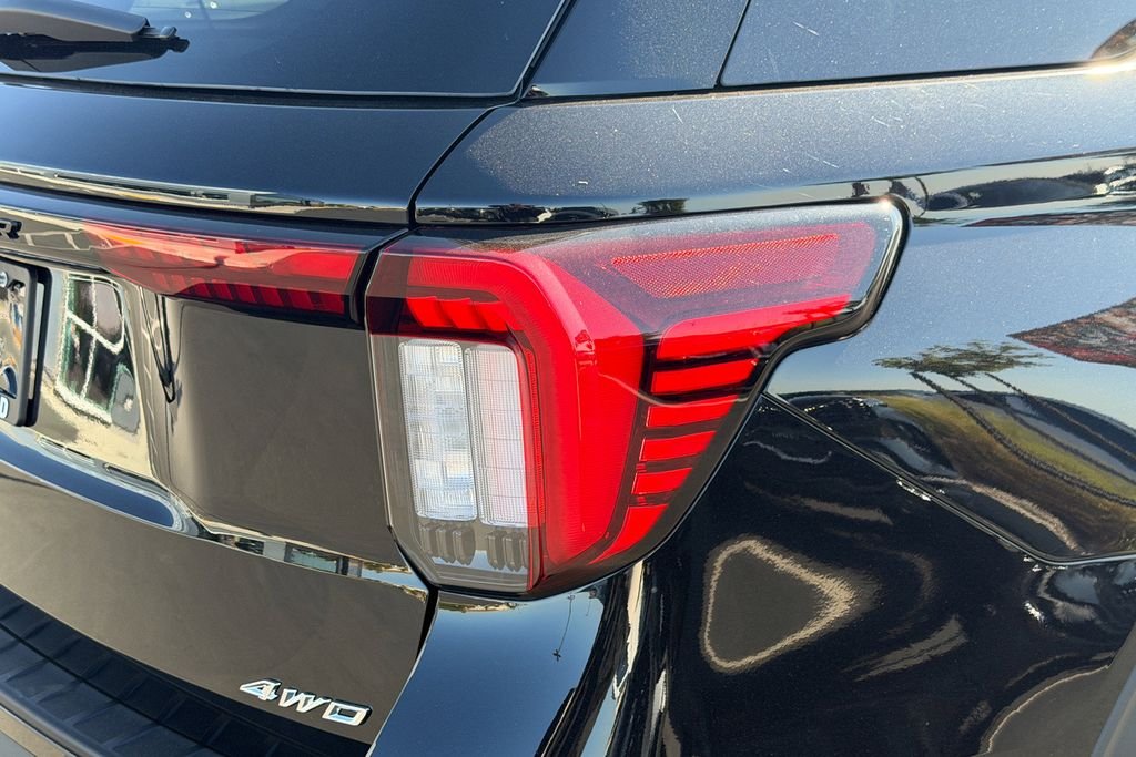 New 2026 Agate Black Metallic Ford Platinum™ image 5