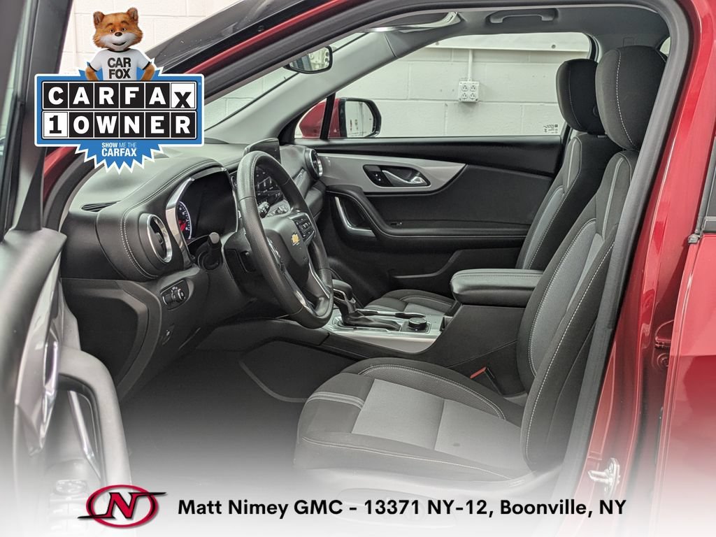 Used 2023 RADIANT RED TINTCOAT Chevrolet LT image 4