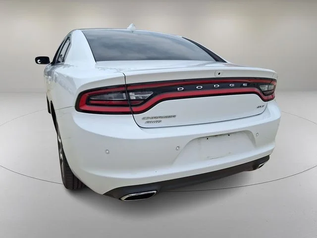 Used 2017 White Dodge SXT image 8