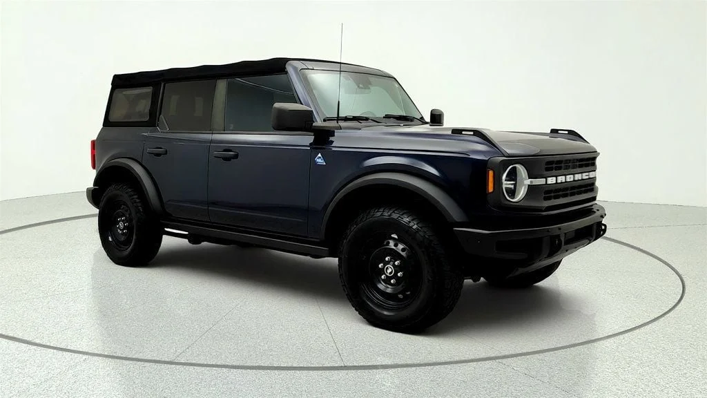 Used 2021 Antimatter Blue Metallic Ford Black Diamond 4 Door 4x4 image 3