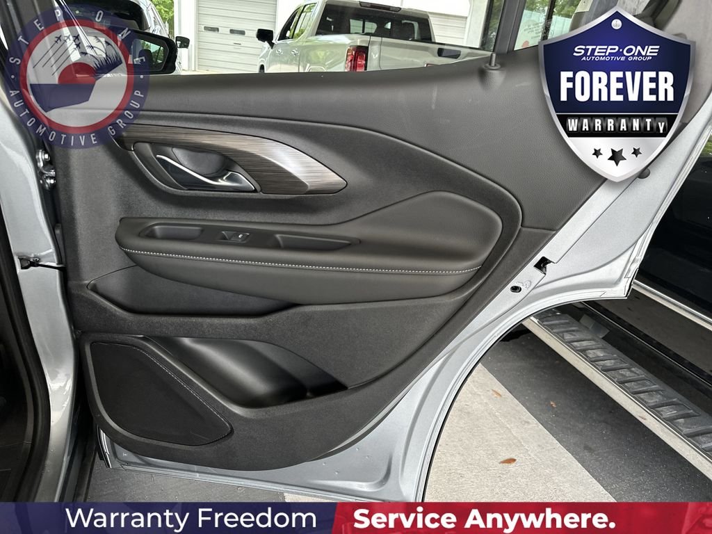Used 2024 Silver GMC SLT image 34
