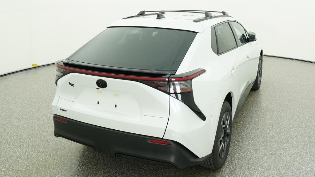 New 2026 Wind Chill Pearl Toyota XLE image 13