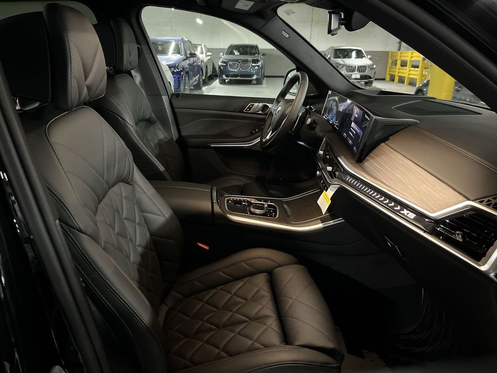 New 2026 Black Sapphire Metallic BMW xDrive40i image 25