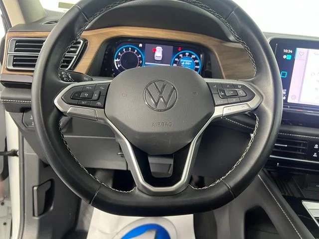Used 2025 Black Volkswagen 2.0T SE w/Technology image 19